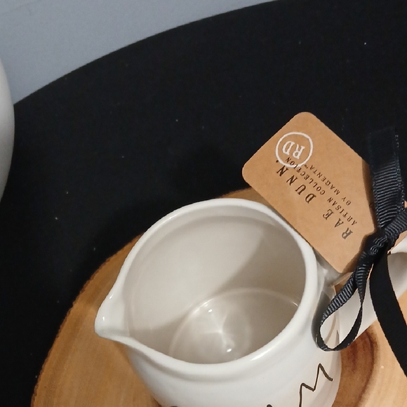 Chic Cream Ceramic Mug - Picture 3 of 7